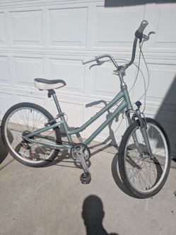 Giant Suede  Cruiser bike 7-speed