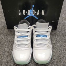 Nike Air Jordan 11 Retro Low GS White Legend Blue 528896-117 Size 4.5y 