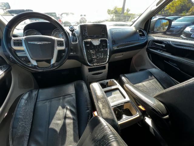 2014 Chrysler Town & Country