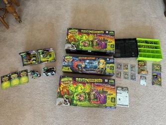 MONSTER 500 FREAK FORCE TOXIC TERROR TRAP RACE PLAYESET LOT (DISCONTINUED - PLAYED ONLY A COUPLE OF TIMES)  MANY NEVER PLAYED WITH CARS ($100.00)