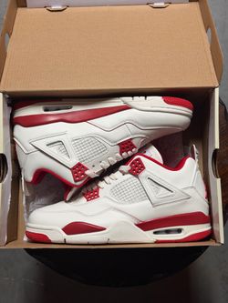 DS Jordan 4 size 10.5