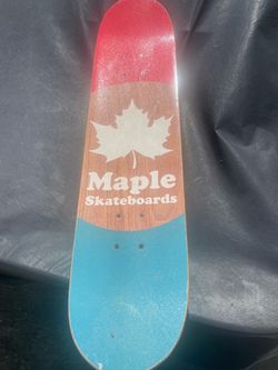 Maple leaf skateboard