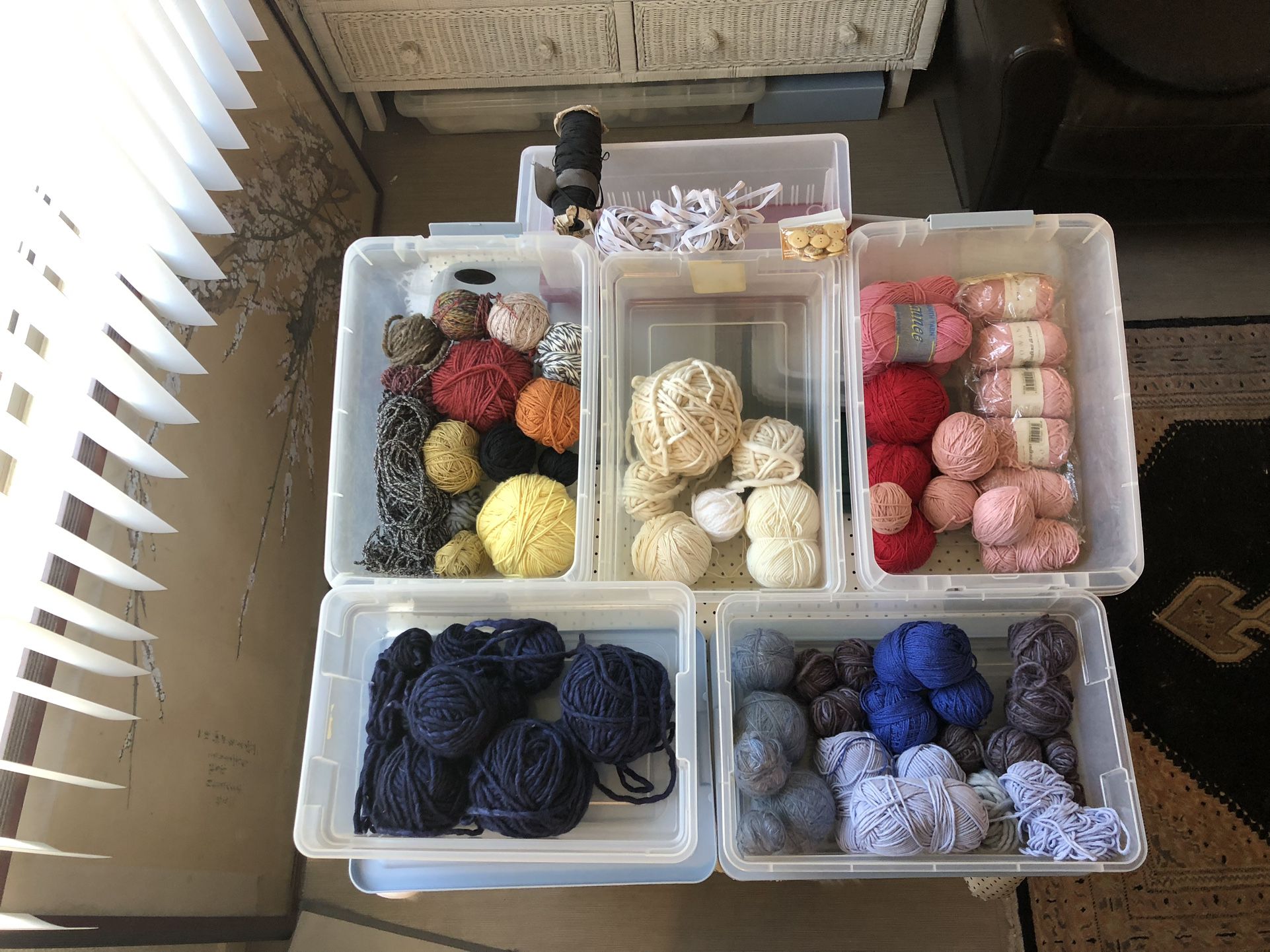 Balls of Yarn Cotton, Cotton Blends, & Wool in 6 storage bins with Lids