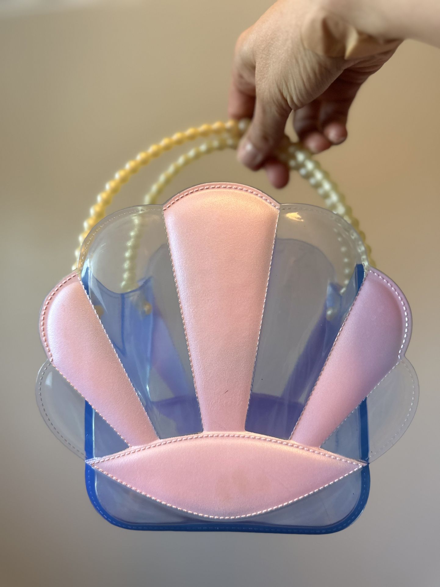 🎀LOL Surprise Lil Bon Bon Clamshell Purse🎀