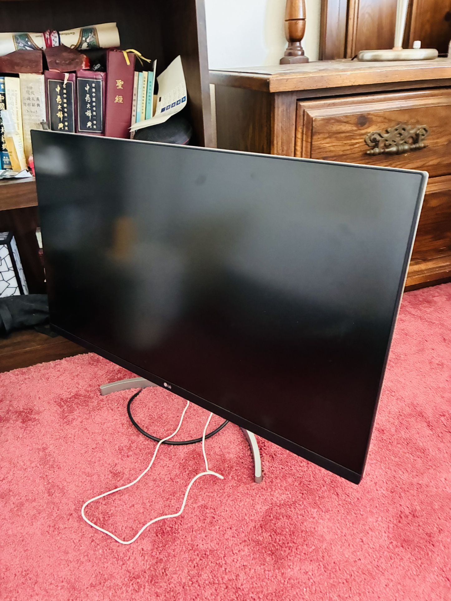 LG 32UN650-W 32” 4K UHD IPS Monitor