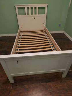 Twin bed