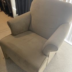 Stylish Arm Chair in Excellent Condition! Need To Sell! 
