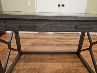 Desk like new