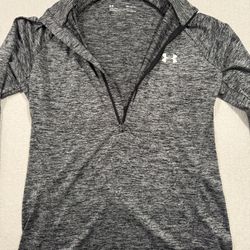 Like New M Under Armour heat-gear