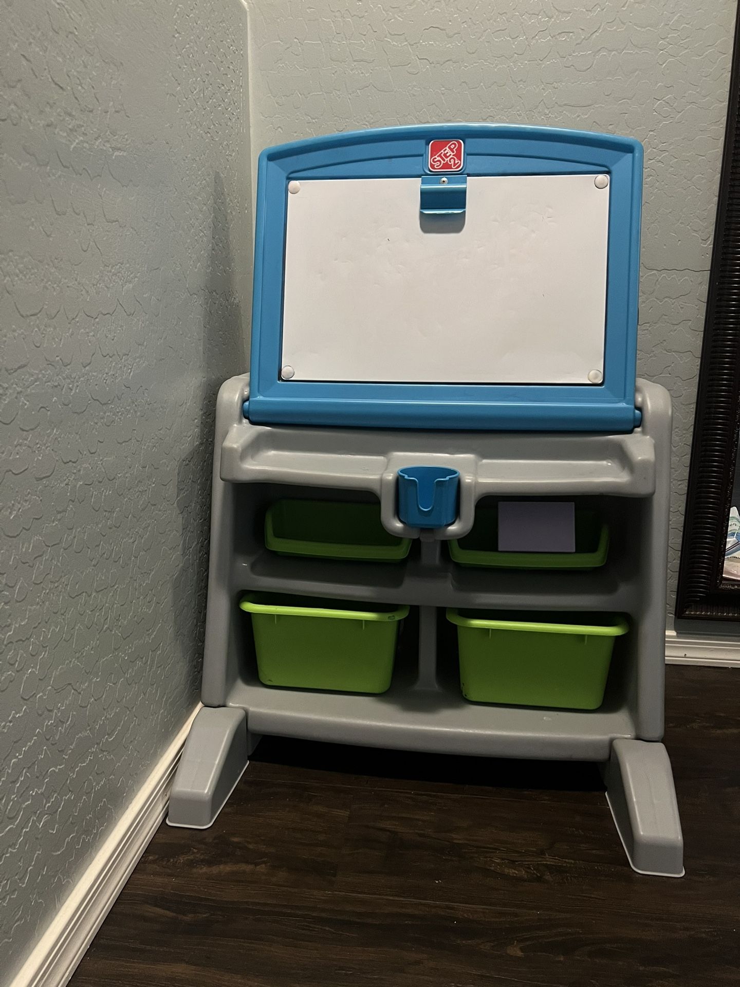 Step2 Flip & Doodle Easel Desk with Stool
