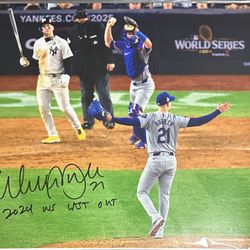Walker Buehler Signed Los Angeles Dodgers 16x20 Photo Beckett
