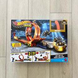 Hot Wheels Monster Trucks Loop-and-Flip Trophy Challenge Playset