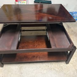 Extendable Coffee Table $50