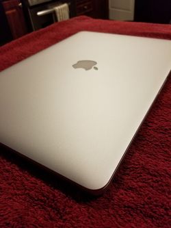 MACBOOK PRO RETINA 15" EXTREMELY NEW