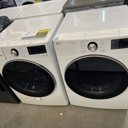 LG Front Load Washer & Gas Dryer Set 