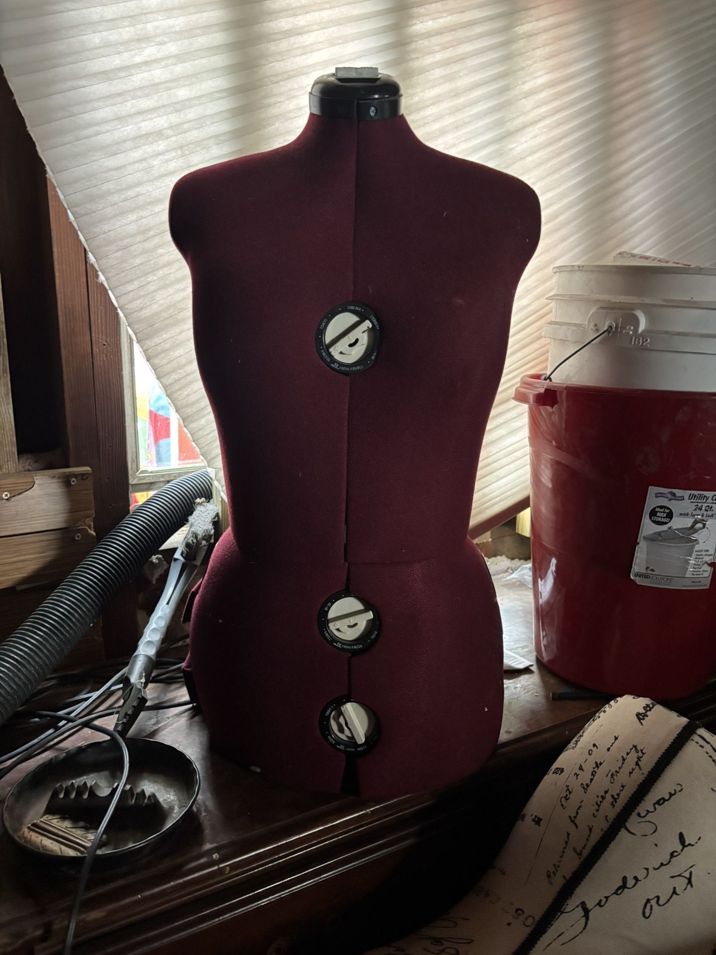 FEMALE LARGE ADJUSTABLE DRESS FORM MM-JFFH8