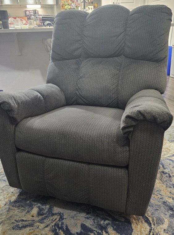 Ashleys RECLINER