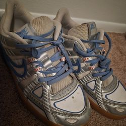 Nike Air Rubber Dunk
Off-White UNC