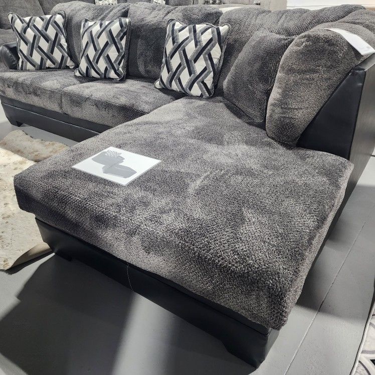Brand New 2-pc Sectional w Raf Chaise