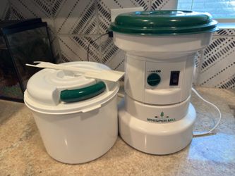 Green Grain Master Whisper Mill  1(contact info removed) W Barely Used