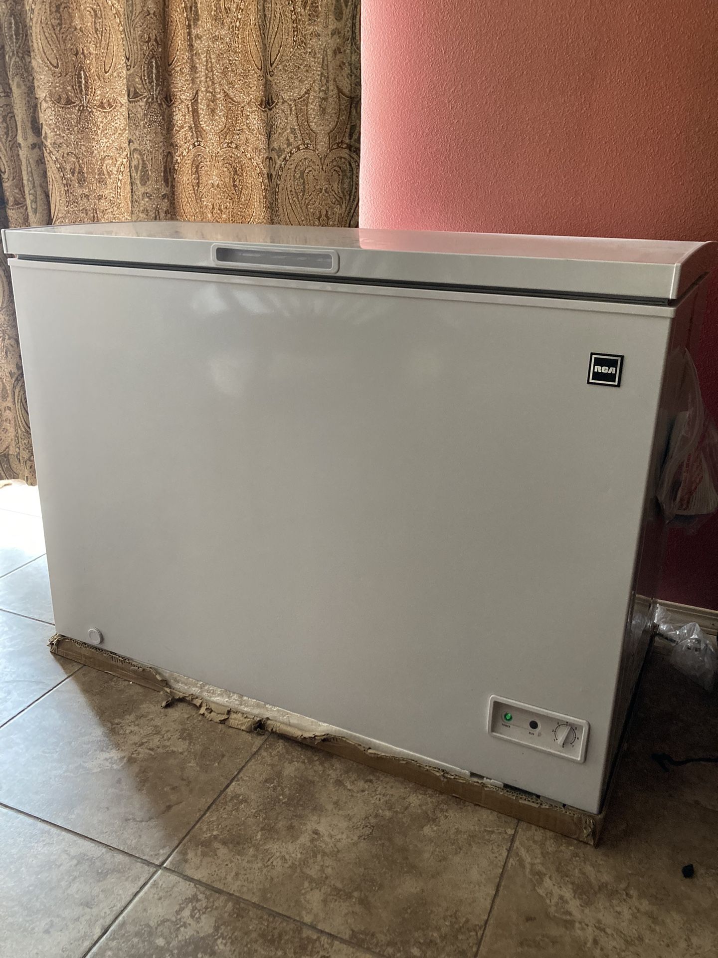 10 CU RCA Freezer Chest 