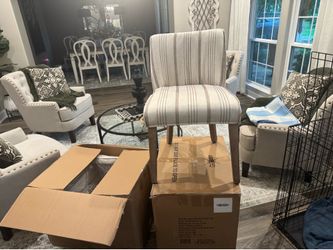 Set of 4 brand new in box farmhouse upholstered chair