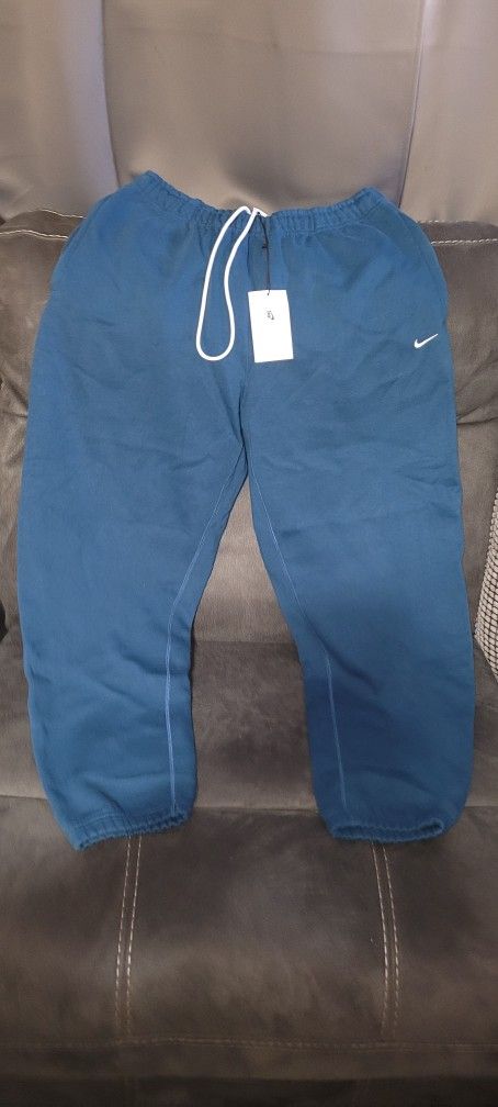 Nike Joggers Size Large