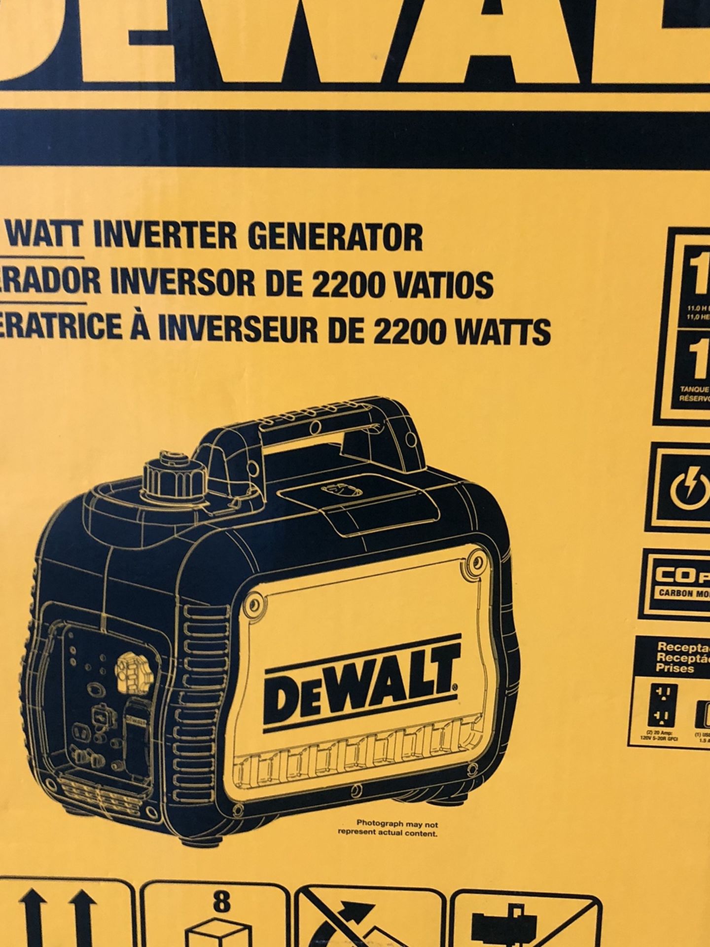DEWALT DEWALT Ultra Quiet 2200-Watt Inverter Generator with Auto Throttle & CO-PROTECT Technology, 50 State
