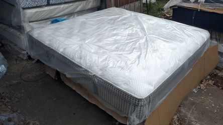 Restonic King Size Pillow Top Mattress (Mattress Only)