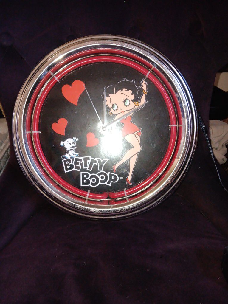 Betty Boop. Clock
