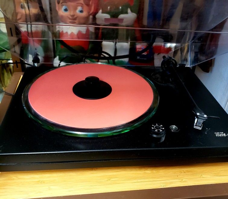 Music Hall MMF-5 Turntable