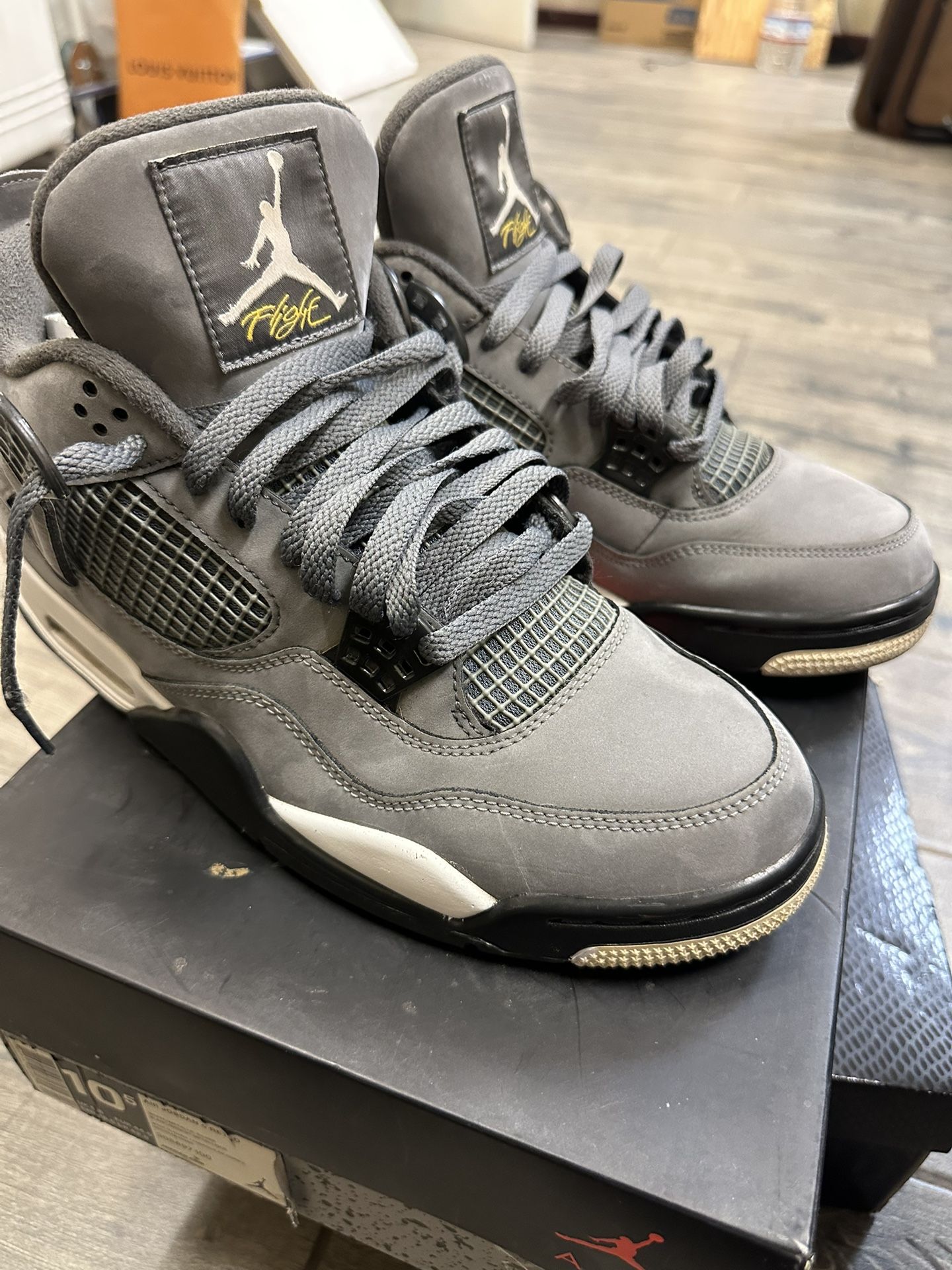 Jordan Retro 4 Cool Grey 
