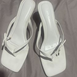 Women size 11 white heel