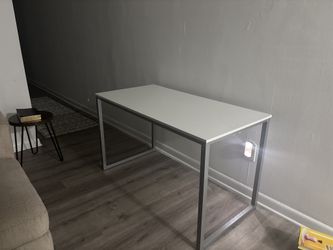 Used desk