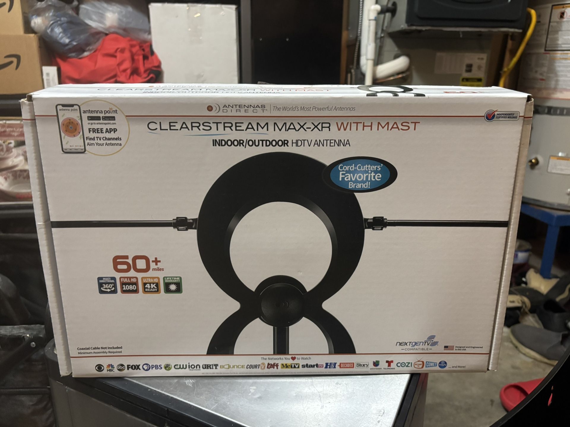 ClearStream MAX-XR UHF/VHF Indoor/Outdoor HD TV Antenna with 20in Mast