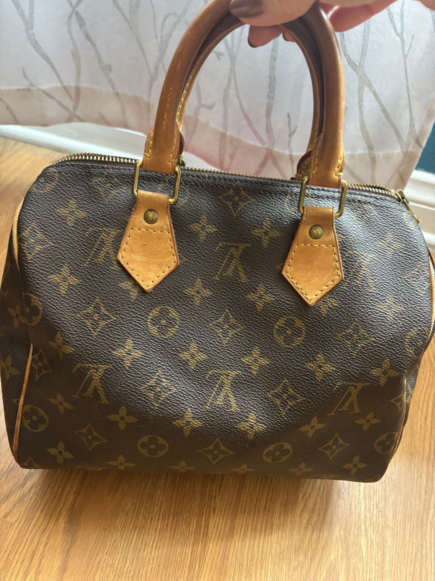 Louis Vuitton Speedy “25” Authentic