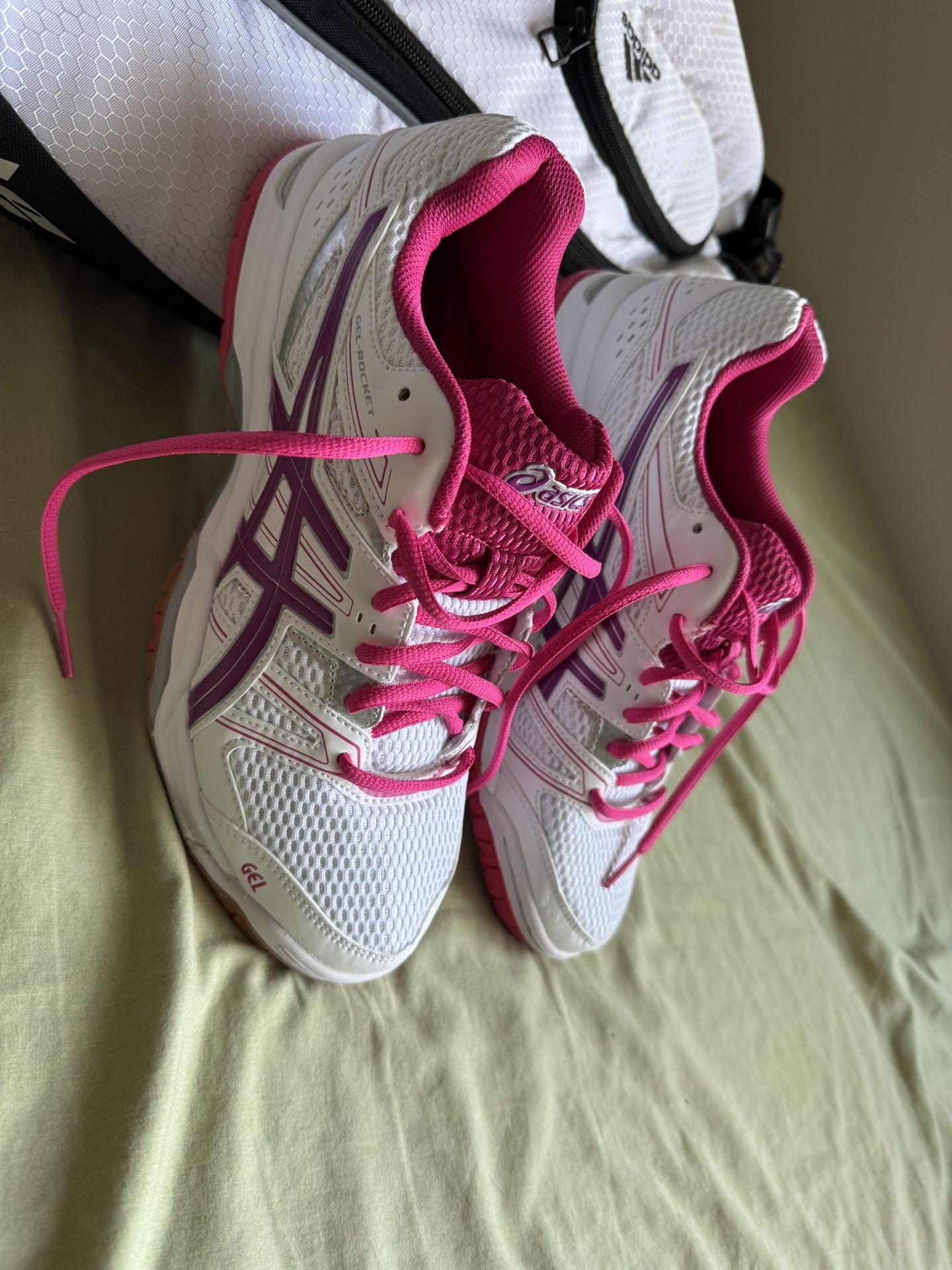 Ascis badminton shoe - Women size 8