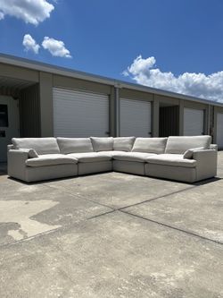 Tanavi modular sectional couch