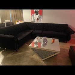 Black Sectional Couch 