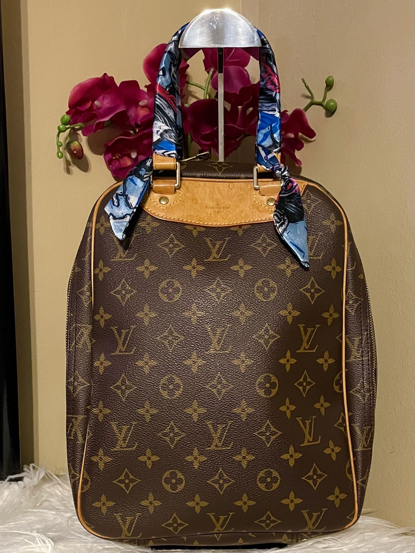 Louis Vuitton Excursion Handbag