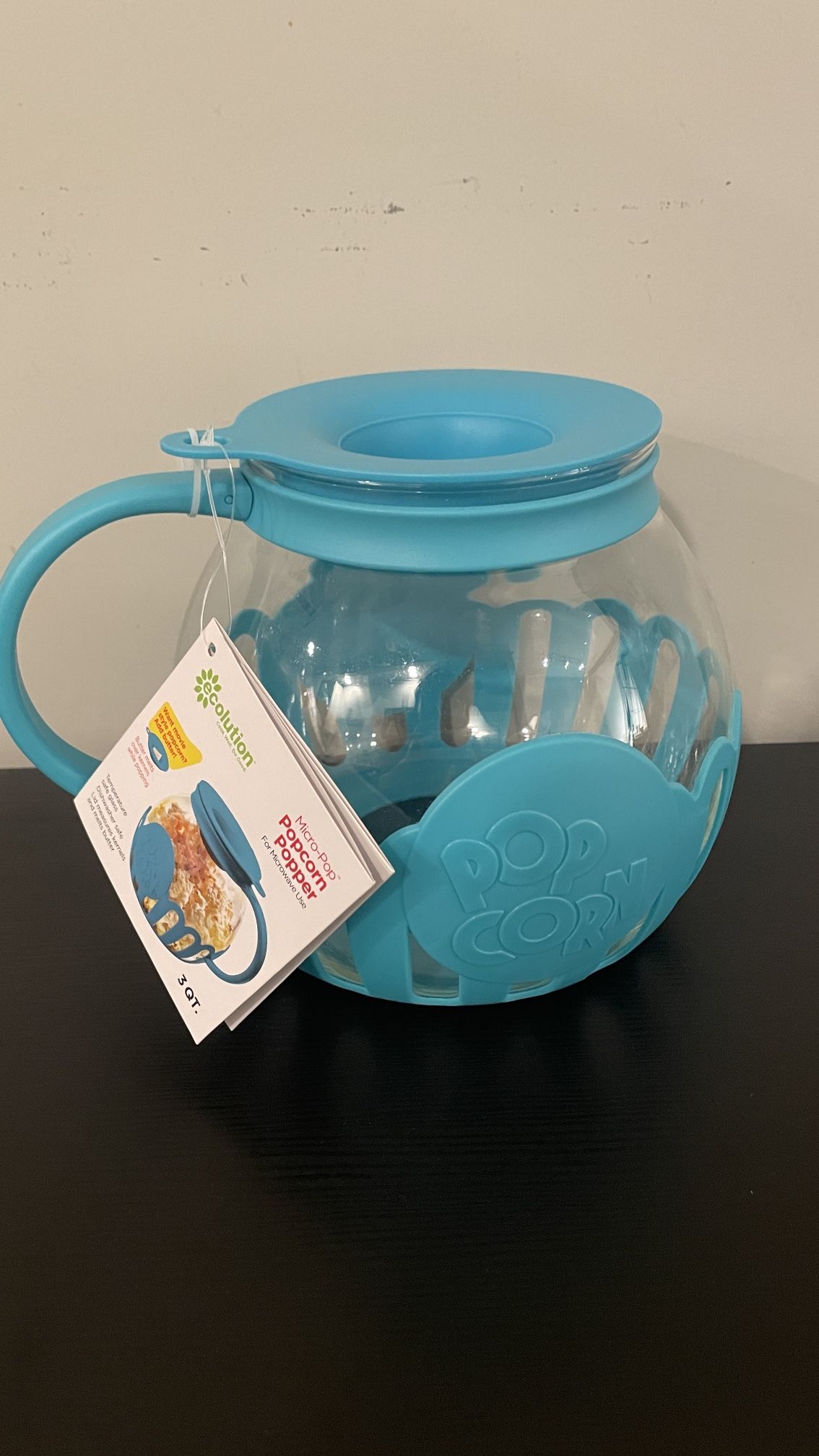 Micro-Pop Microwave Popcorn Popper with Temperature Safe Glass$10