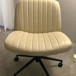 wide seat desk chair