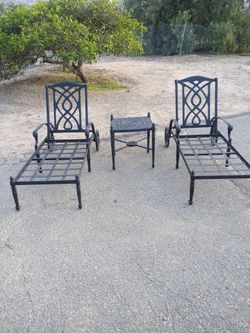 Outdoor Patio Chaise Lounge and Small Table