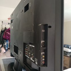 TV SONY BRAVIA OLD STYLE....NO 4K