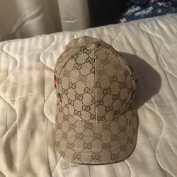 Selling Gucci Hat