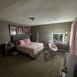 Bedroom set Queen Size (Bed Frame, 1 Nightstand, Dresser) [Mattress Is Available If You would Like It]