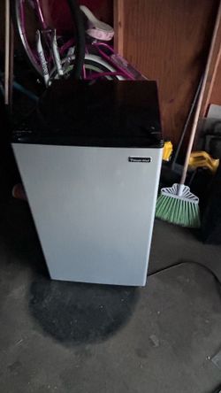Mini fridge