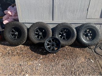 Jeep Wrangler rubico rims