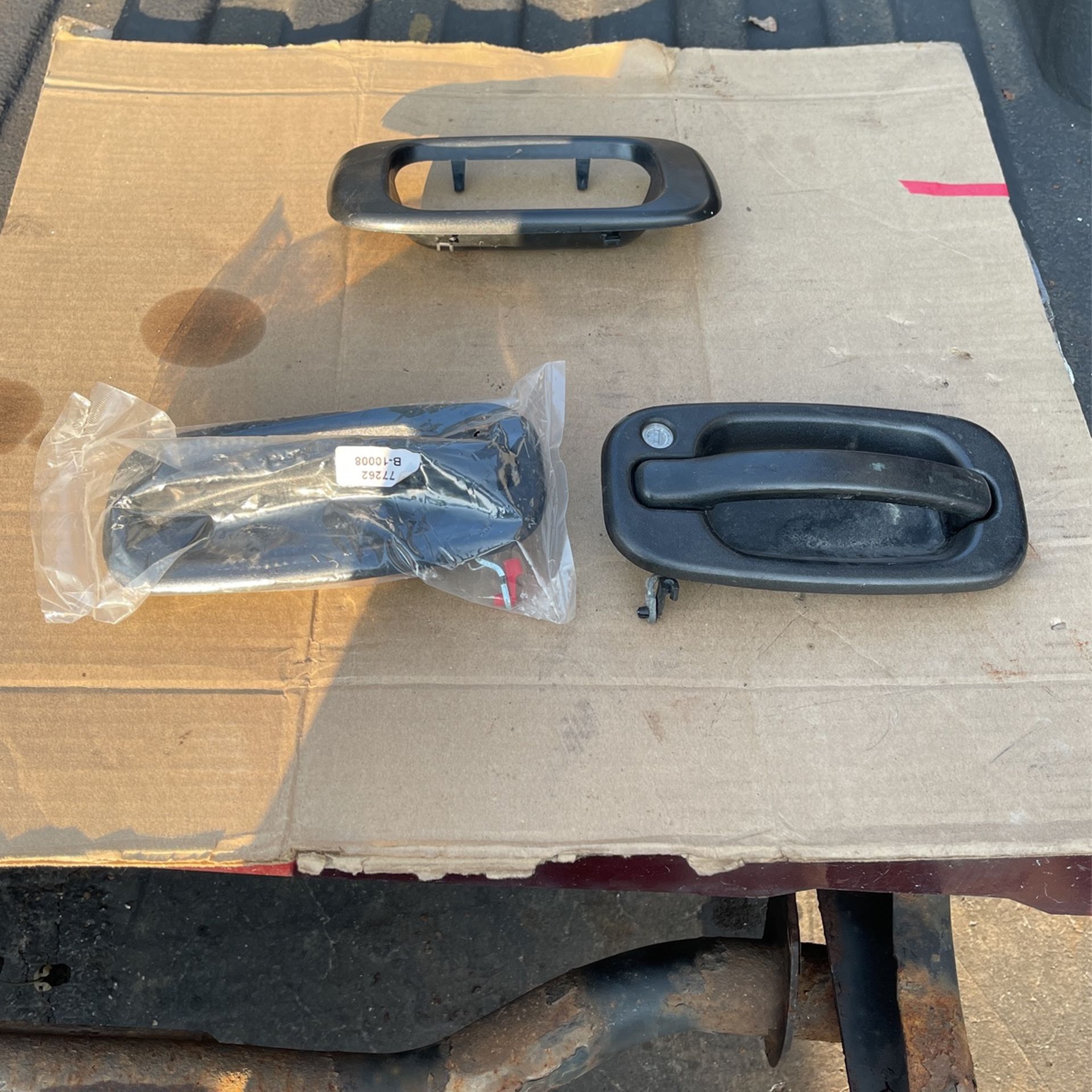 1999/2009, Chevy Silverado Or Soburban /GMC Also Right And Left Doi