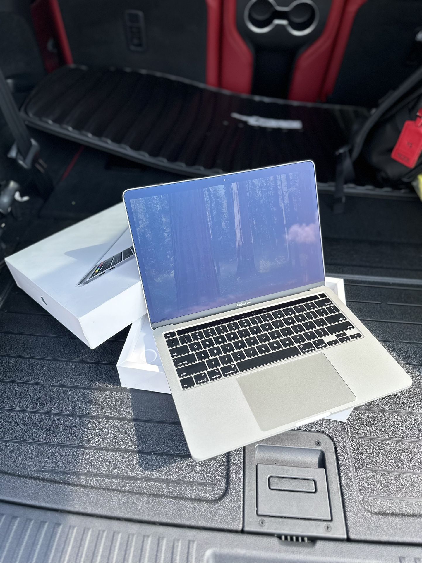 MacBook Pro 2020 256gb - EXCELLENT CONDITION!